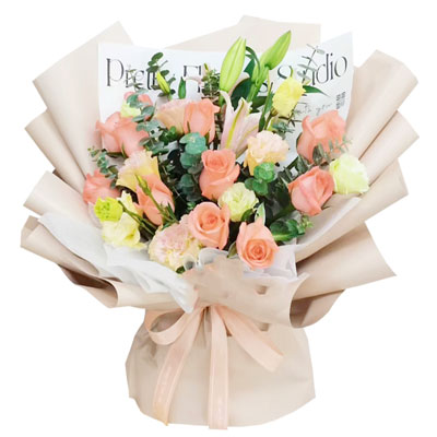 驻马店11朵粉玫瑰百合，温暖与甜蜜